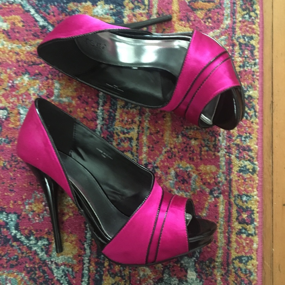 Stunning fuchsia RSVP heels